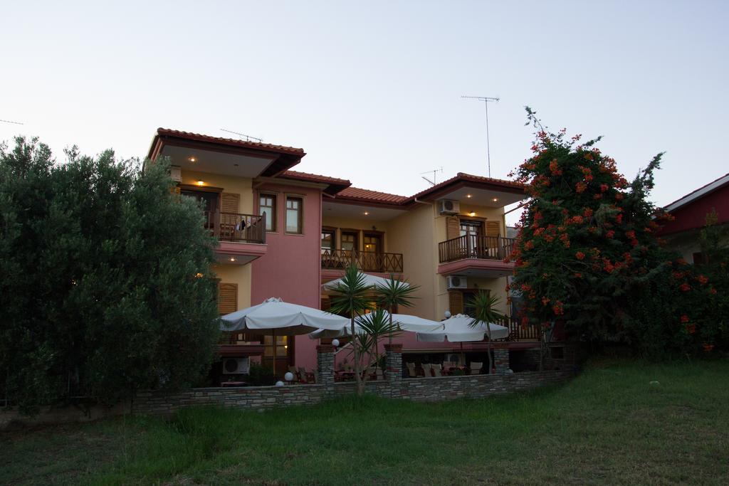 Hotel Ismini Амуліані Екстер'єр фото